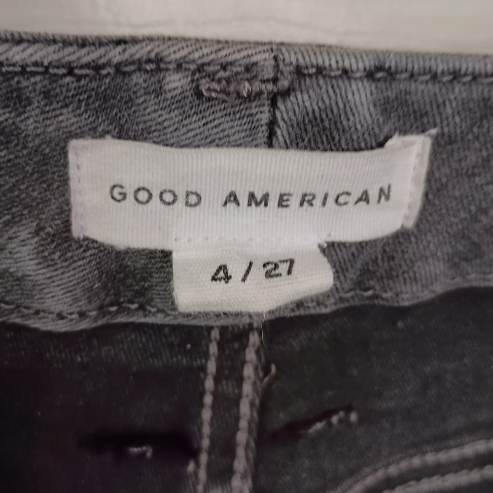 Good American Good Legs Crop Frayed Hem Jeans In Charcoal Size 4/27  $119 - Picture 7 of 8